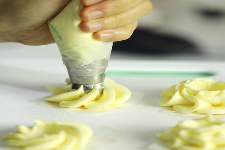 Pasta Kreması Cıvık Olursa Ne Yapılır?