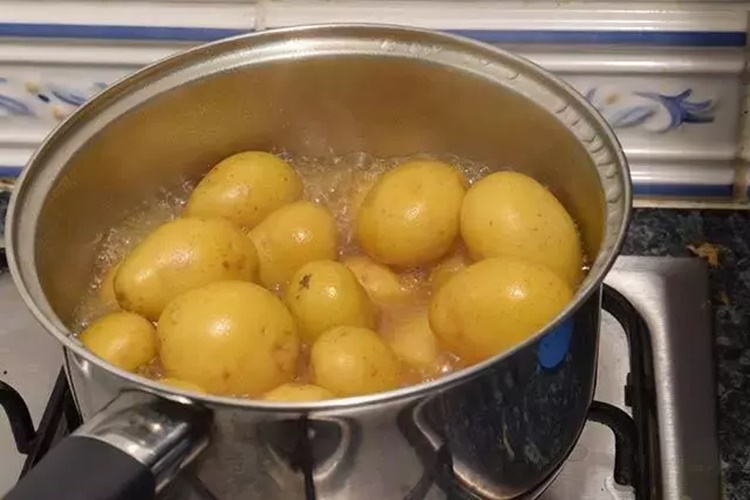 Patates Düdüklüde Kaç Dakikada Pişer?