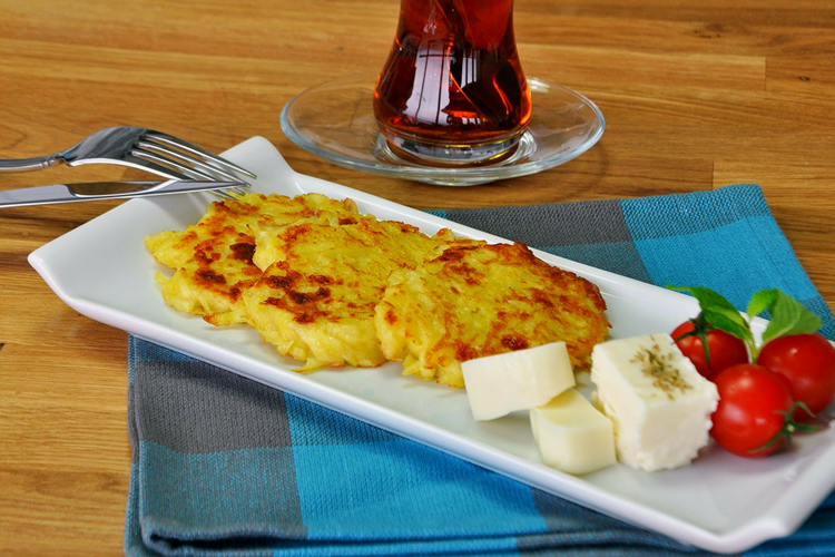 Patates Mücver Yanına Ne Gider?