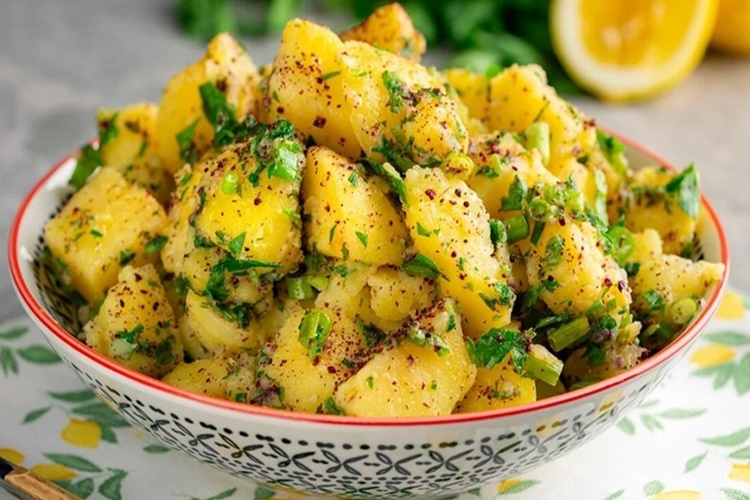 Patates Salatasının Yanına Ne Gider?