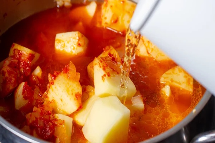 Patates Yemeğine Ne Kadar Su Konur?