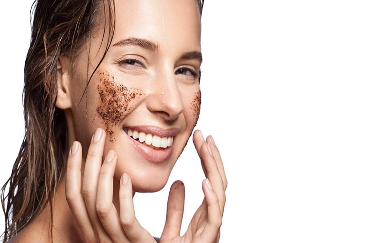 Peeling Cilt Rengini Açar Mı?