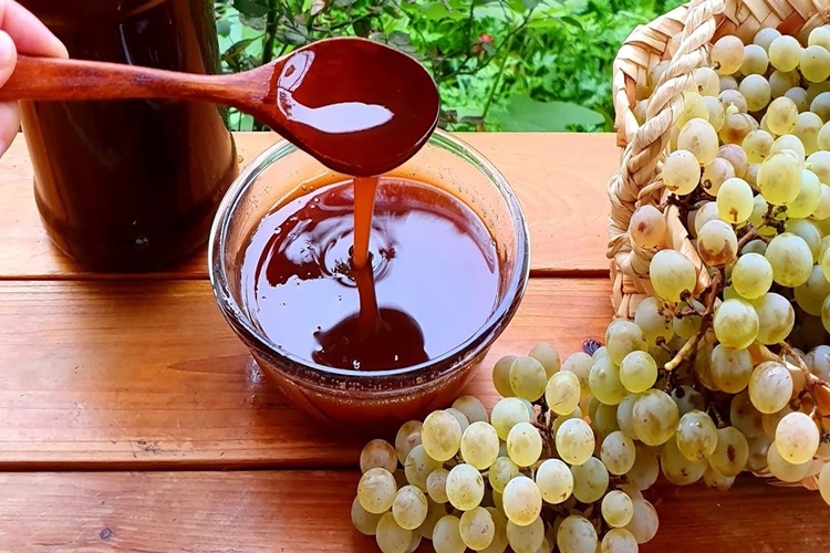 Pekmez Dişleri Sarartır Mı?