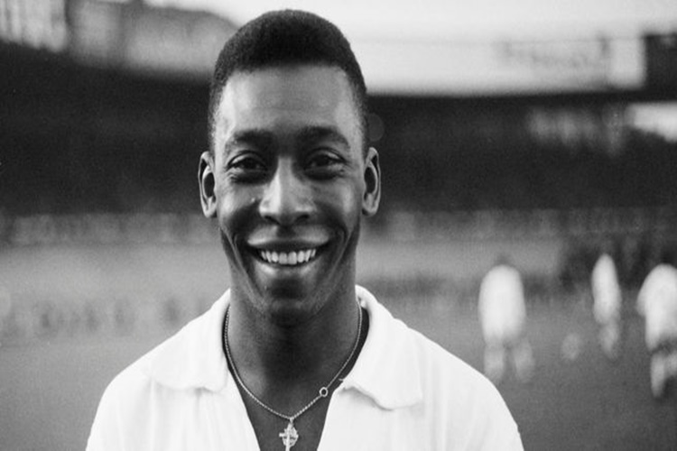 Pele Kaç Yaşına Kadar Futbol Oynadı?