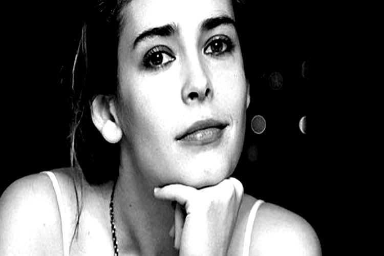 Pelin Batu’nun Boyu Kaçtır?