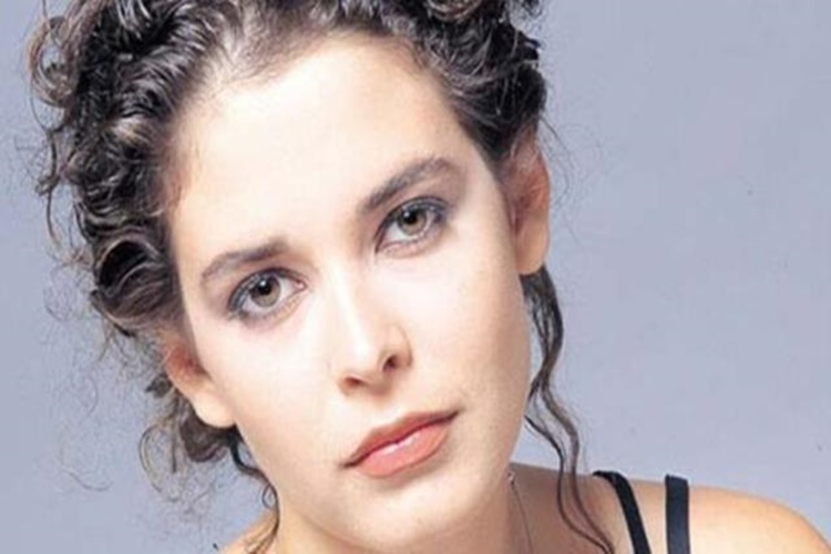 Pelin Batu’nun Twitter Hesabı Nedir?
