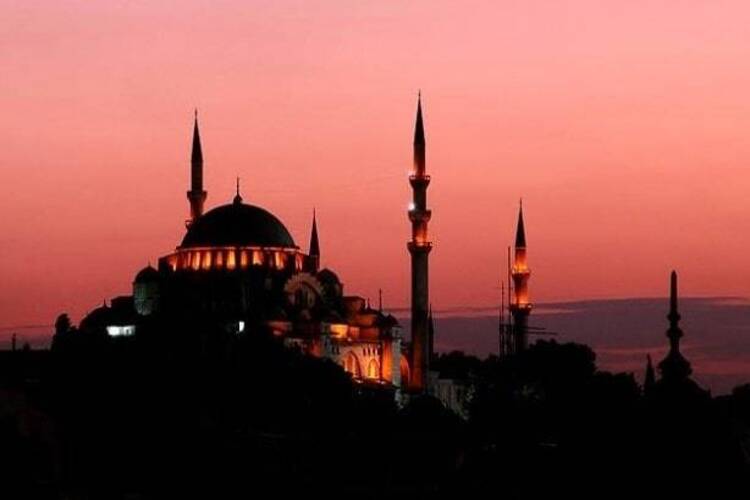 Perşembe Günü Cinsel İlişkiye Girilir Mi?