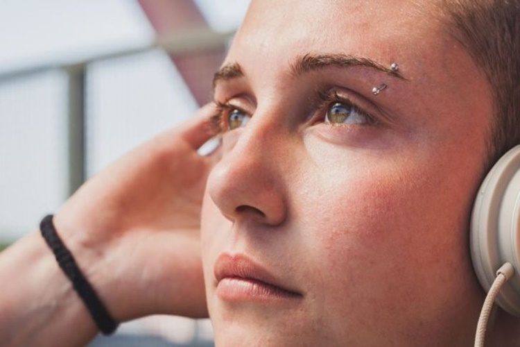 Piercing İzi Polisliğe Engel Mi?