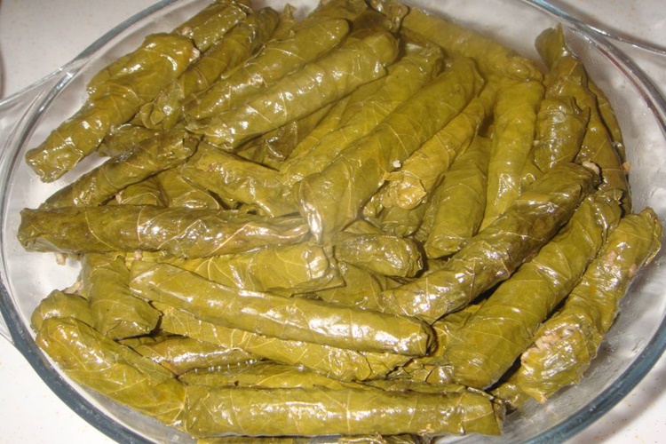 Pişmemiş Zeytinyağlı Sarma Dolapta Kaç Gün Bekler?