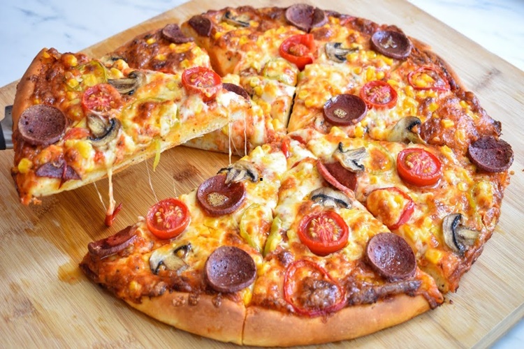 Pizza Evde Nasıl Yapılır?