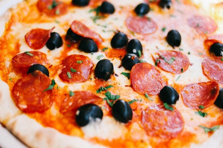Pizza Hamuru Bir Gün Önceden Yapılır Mı?