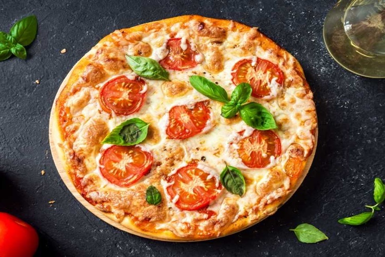 Pizza Hamuru Dolapta Saklanır Mı?