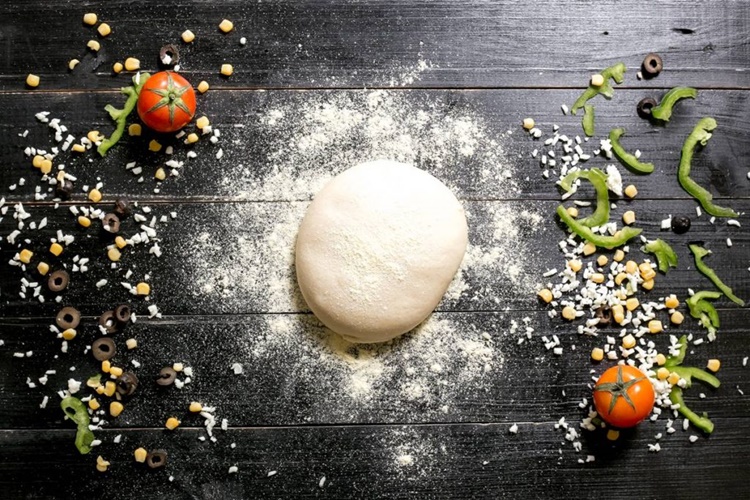Pizza Hamuruna Ne Kadar Maya Konur?