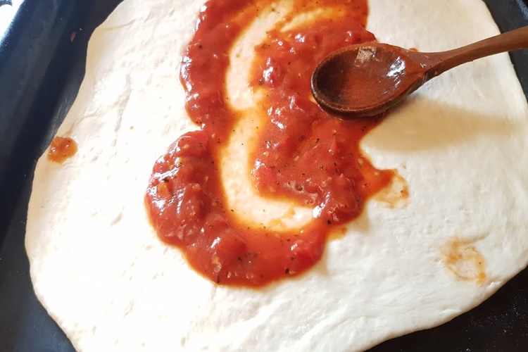 Pizza Salçası Nasıl Yapılır?