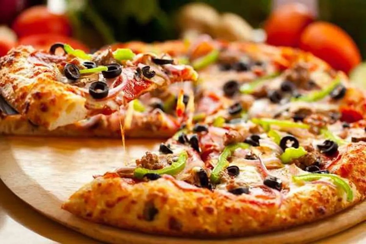 Pizza Sivilce Yapar Mı?