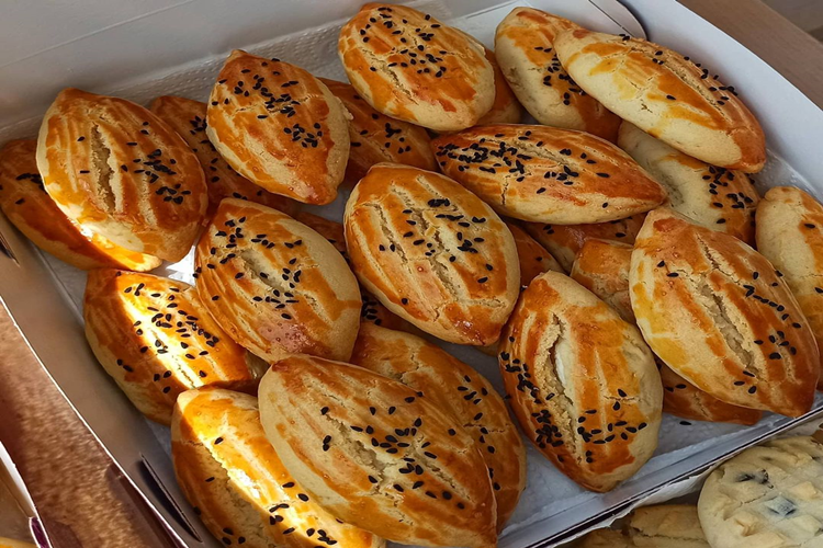 Poğaça Yaparken Fırına Su Konur Mu?