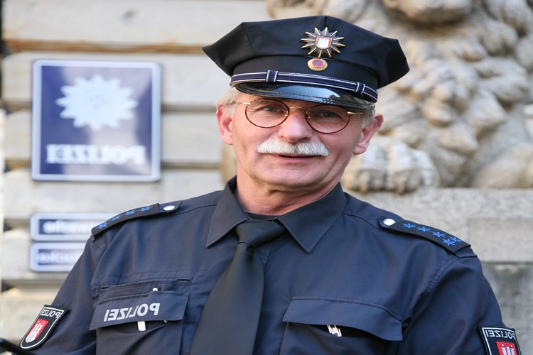 Polis Duran Araca Ceza Yazabilir Mi?
