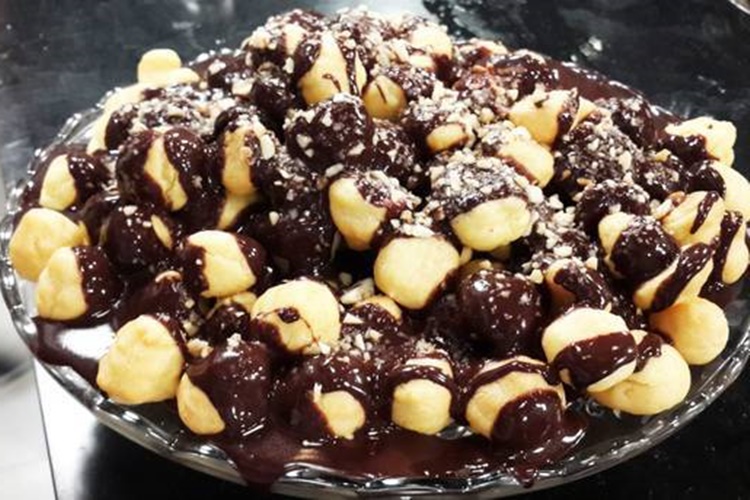 Profiterol Bayatlar Mı?