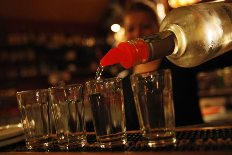 Rakı Aç Mı Tok Mu İçilir?