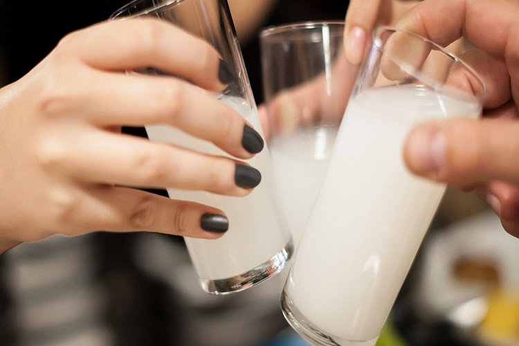 Rakı Basura İyi Gelir Mi?