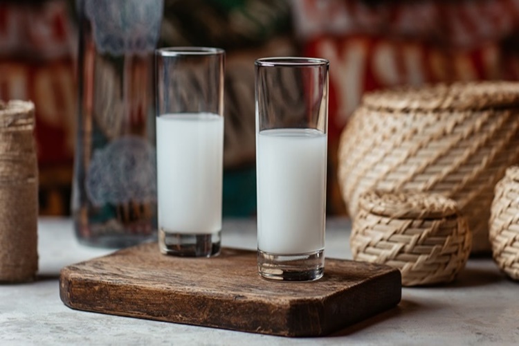 Rakı Boğaz Ağrısına İyi Gelir Mi?
