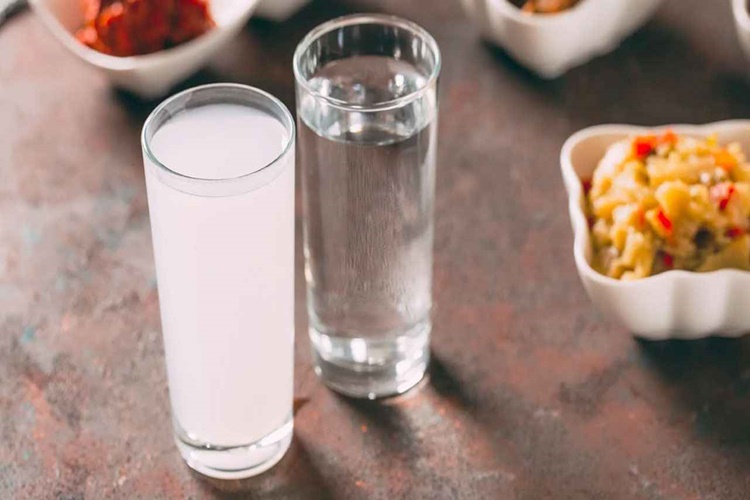 Rakının Üstüne Hangi İçki İçilir?