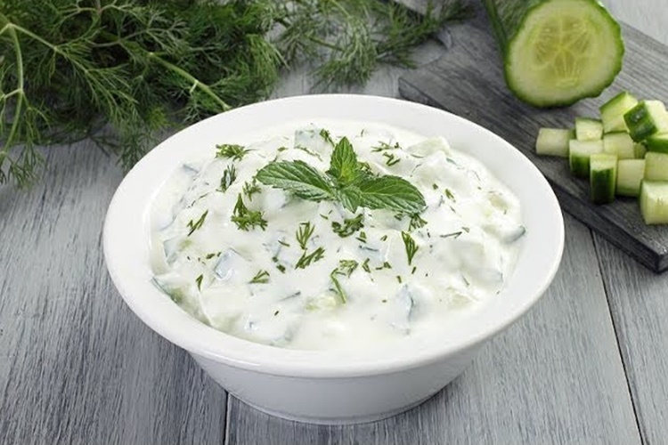 Rakının Yanına Cacık Nasıl Yapılır?