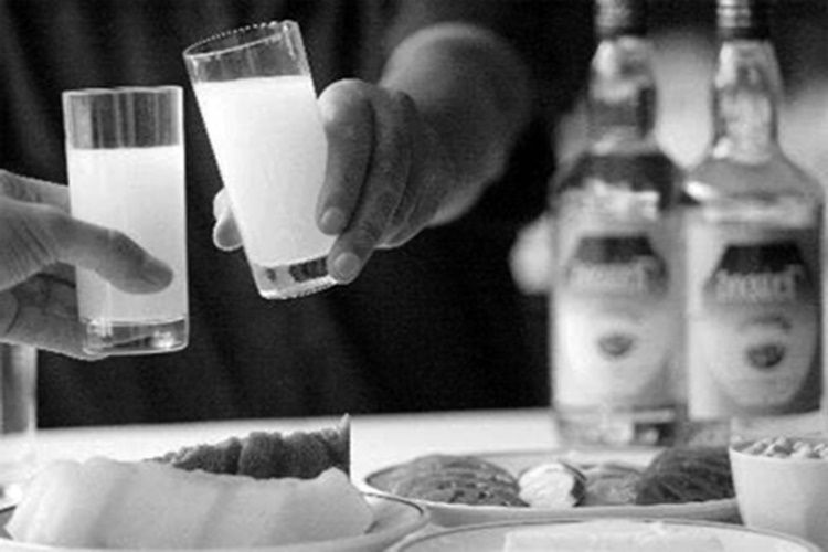 Rakıya Fazla Anason Konursa Ne Olur?
