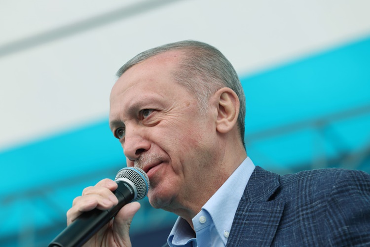 Recep Tayyip Erdoğan Şarkısını Kim Yazdı?