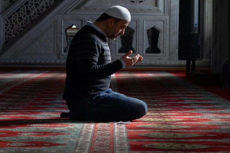 Reflü Namazı Bozar Mı?