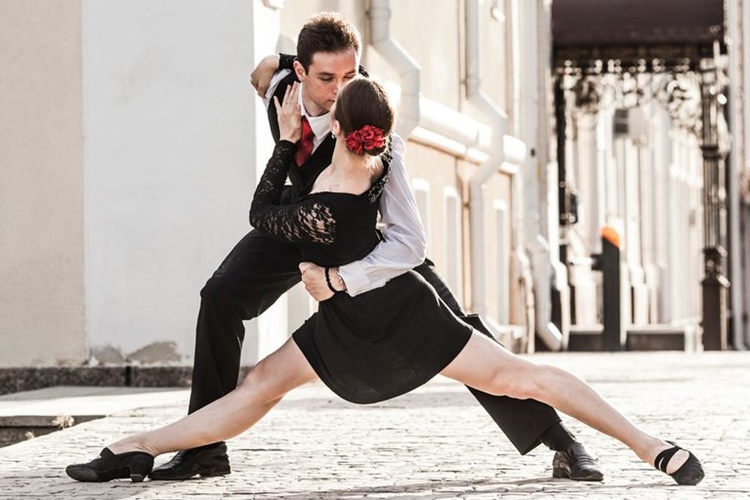 Rumba Dansı Nasıl Yapılır?