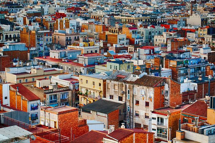Rüyada Apartman Çatısına Çıkmak Ne Anlama Gelir?