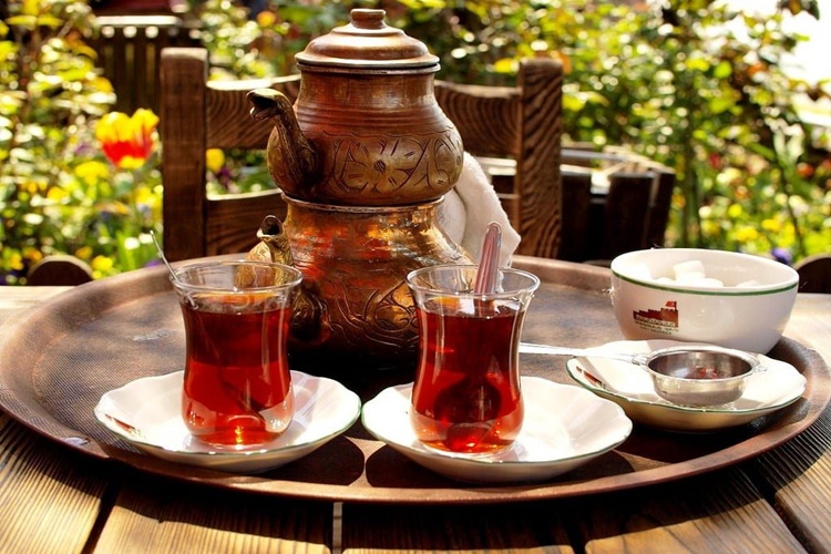 Rüyada Çay İkram Edilmesi Ne Anlama Gelir?