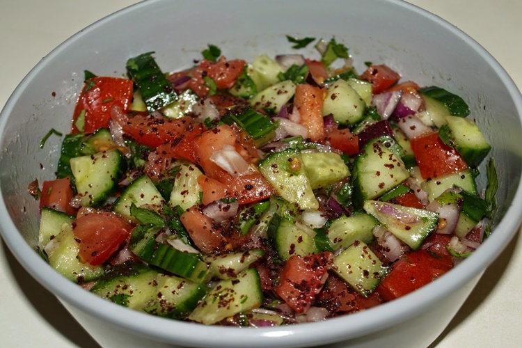 Rüyada Çoban Salatası Görmek Ne Anlama Gelir?