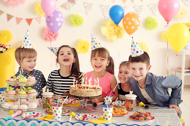 Rüyada Doğum Günü Partisine Davet Edilmek Ne Anlama Gelir?