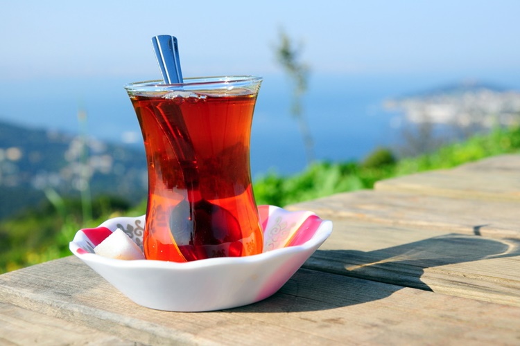 Rüyada Eşine Çay Vermek Ne Anlama Gelir?