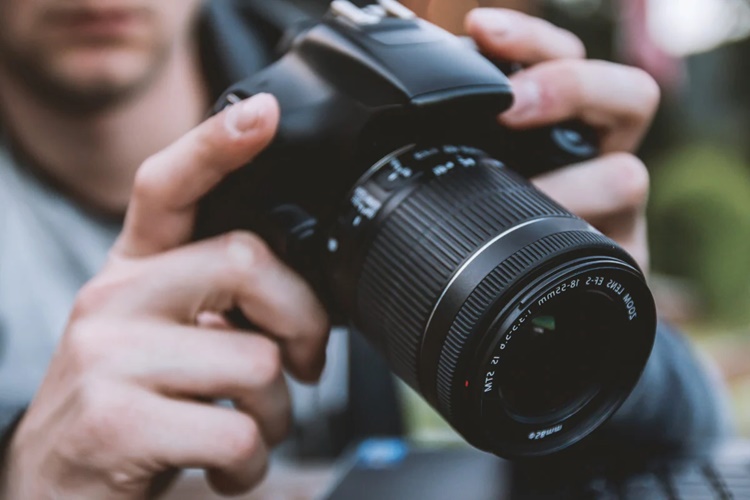 Rüyada Fotoğraf Çekmeye Çalışmak Ne Anlama Gelir?