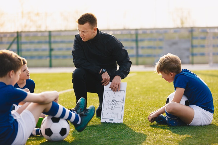 Rüyada Futbol Antrenörü Olmak Ne Anlama Gelir?