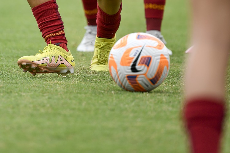 Rüyada Futbolcu İle Konuşmak Ne Anlama Gelir?