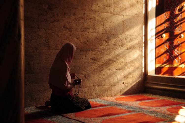 Rüyada Güneş Doğarken Namaz Kılmak Ne Anlama Gelir?