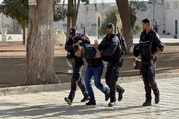 Rüyada Polis Baskınından Kurtulmak Ne Anlama Gelir?