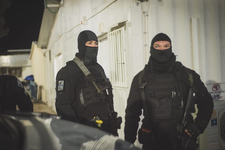 Rüyada Polis İle Öpüşmek Ne Anlama Gelir?