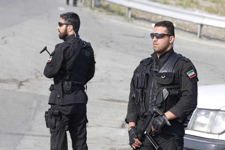 Rüyada Polis İle Yemek Yemek Ne Anlama Gelir?