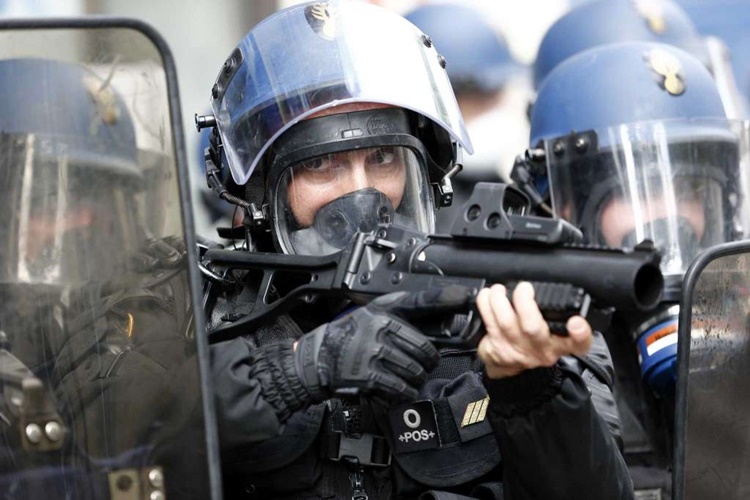 Rüyada Polis Olup Suçlu Yakalamak Ne Anlama Gelir?