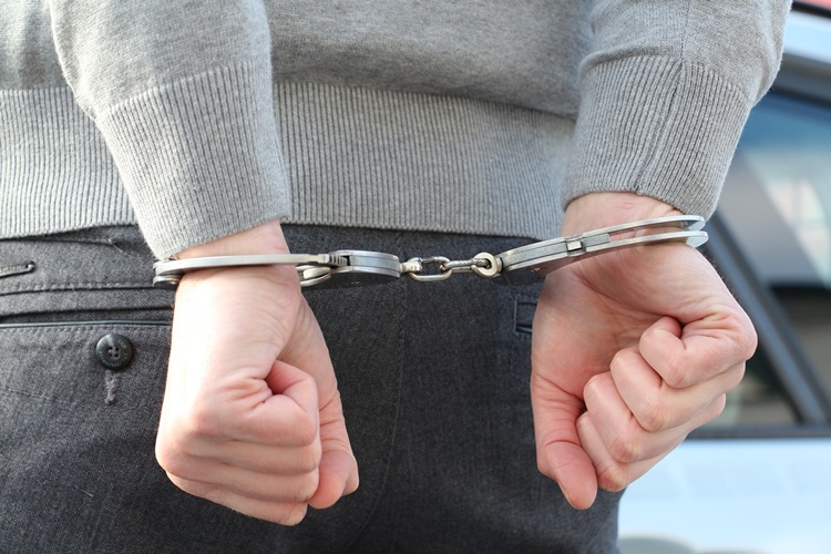 Rüyada Sivil Polis Tarafından Tutuklanmak Ne Anlama Gelir?