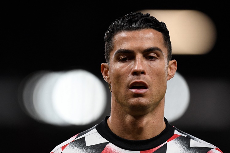 Rüyada Ünlü Bir Futbolcu İle Top Oynamak Ne Anlama Gelir?