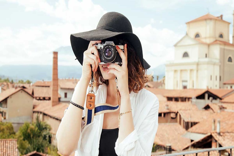 Rüyada Ünlü Biriyle Fotoğraf Çekilmek Ne Anlama Gelir?
