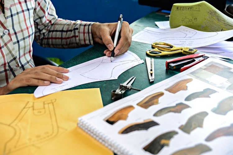 Rüyada Yeni Ayakkabı Yaptırmak Ne Anlama Gelir?