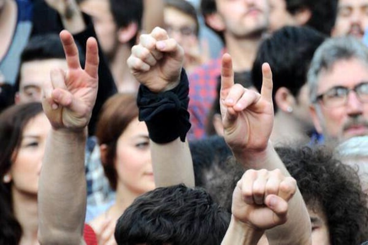 Sağcı Olan Ünlüler Kimlerdir?