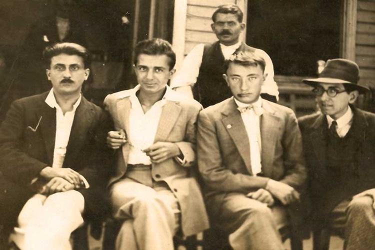 Sait Faik Abasıyanık Eşi Kimdir?